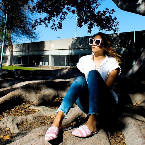 🚨LAST PAIR!!//The Cody// Red and White Flats - Picture 3 of 7